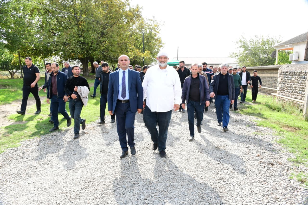 İcra başçısı şəhid anasının yas mərasimində iştirak edib - FOTOLAR